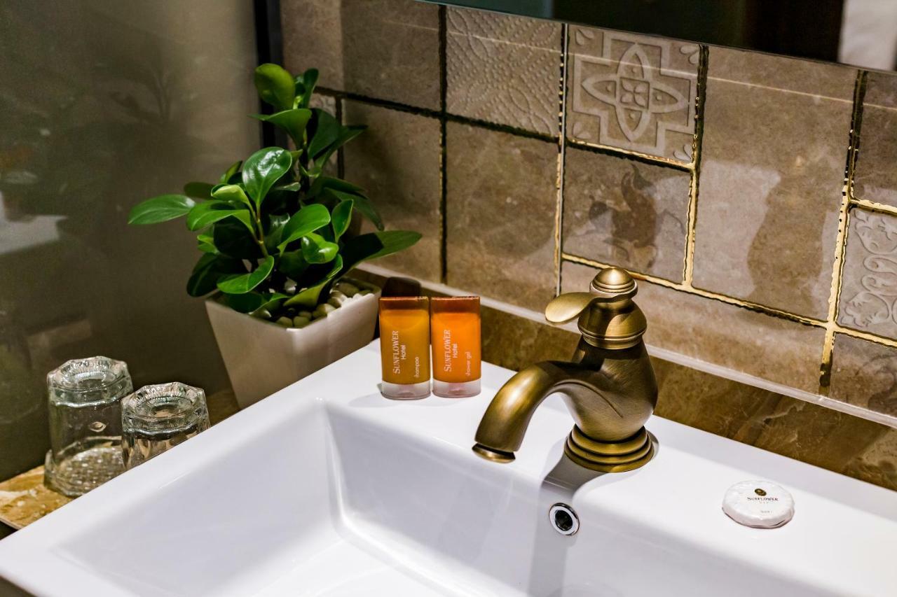 Sunflower Cbq Hotel 胡志明市 外观 照片